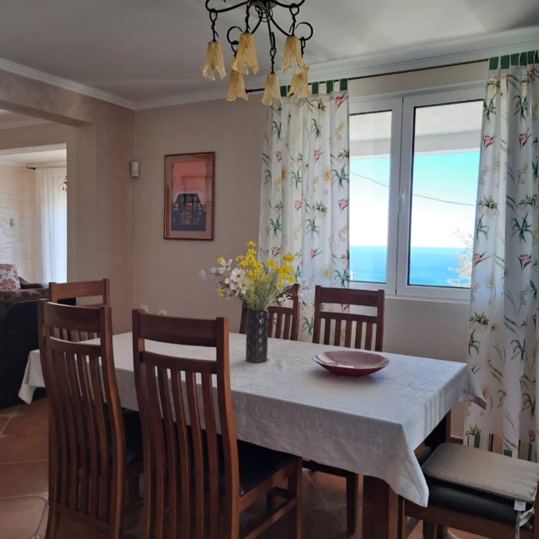 Villa with Pool for Sale in Blizikuce — Montenegro