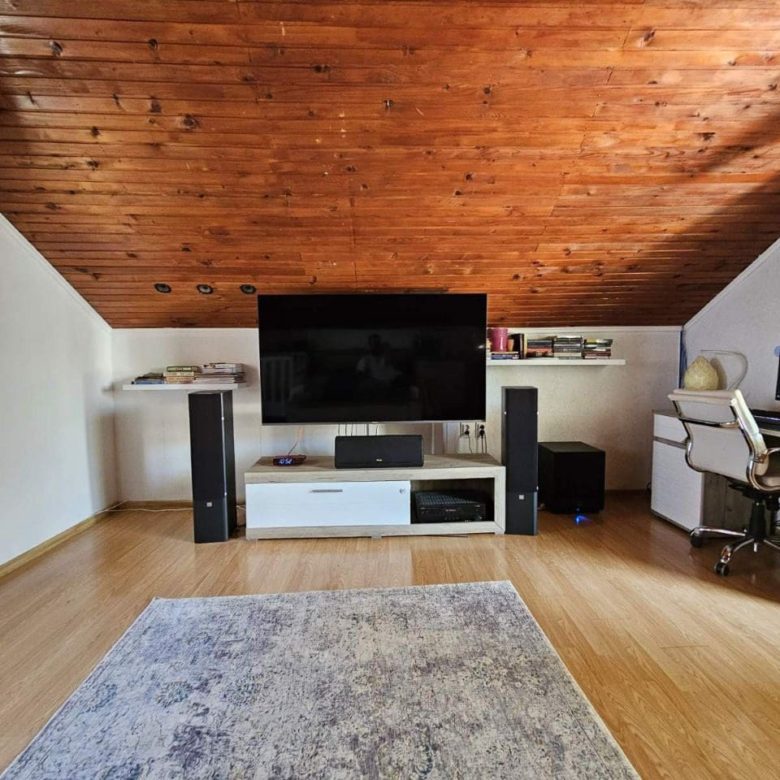 2-Bedroom House for Sale in Dobra Voda, Montenegro