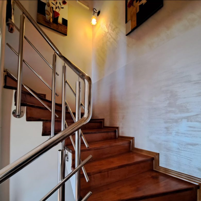 Villa with Pool for Sale in Blizikuce — Montenegro