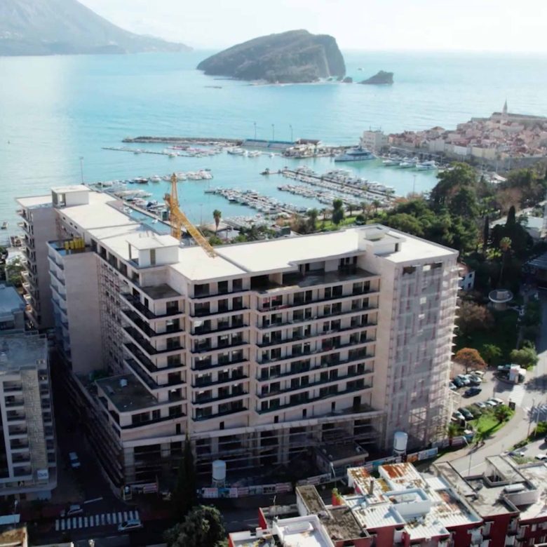 Luksuzne nekretnine na prodaju u Porto Budvi