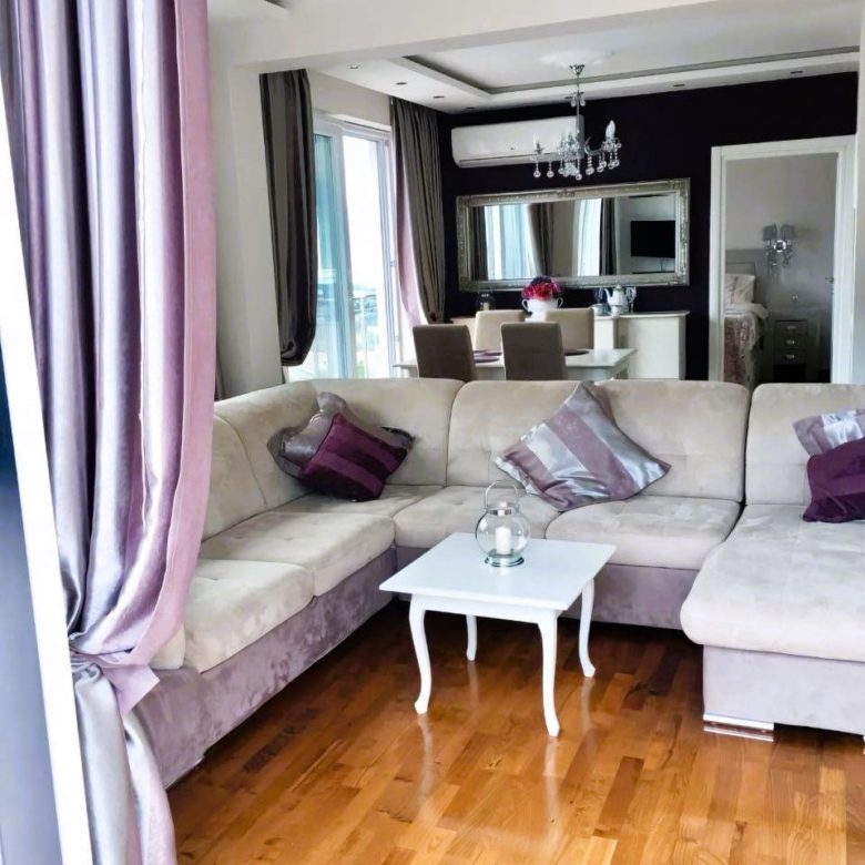 Exklusives Penthouse mit Panorama-Meerblick in Becici — Montenegro