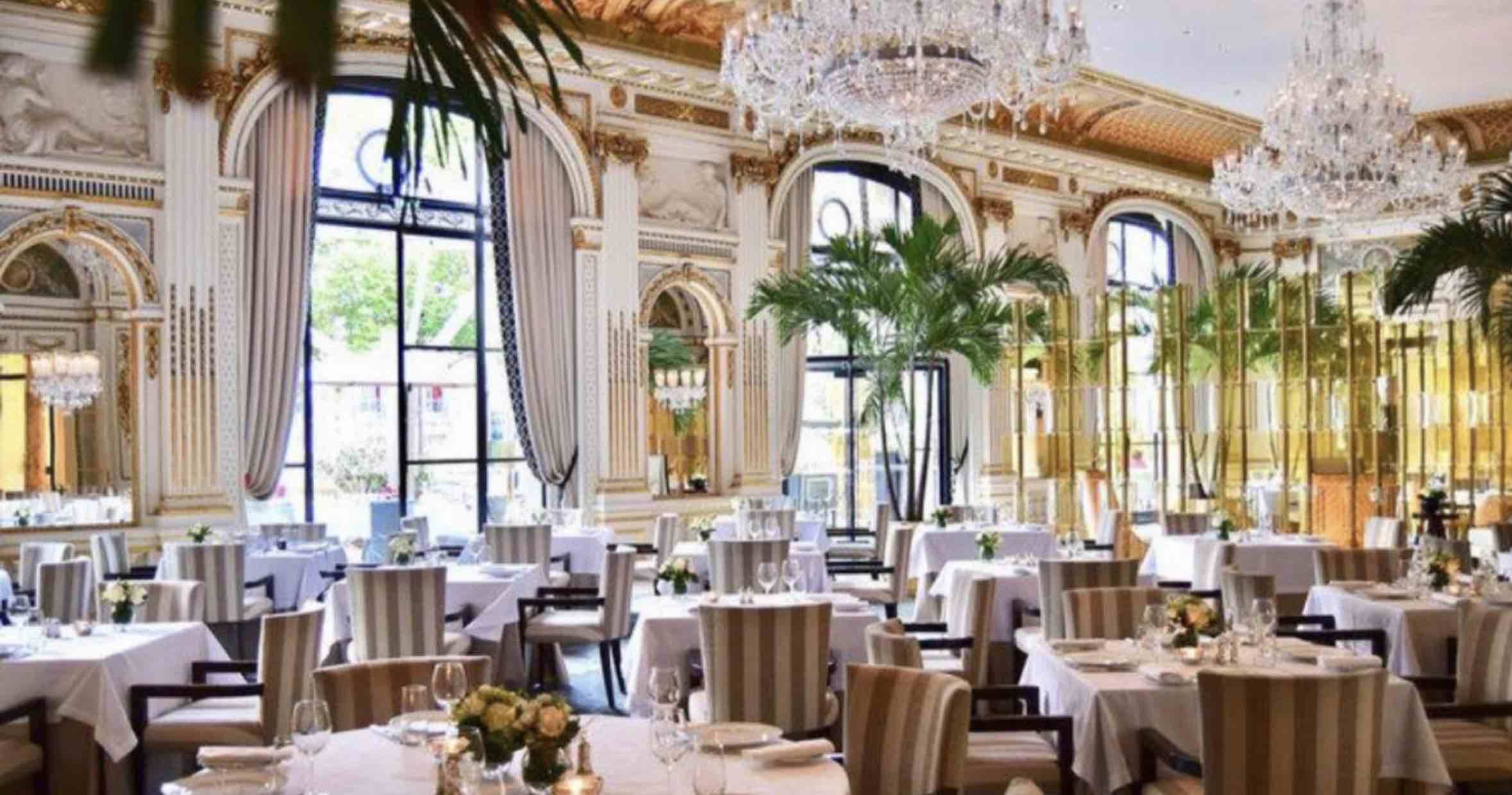 Luksuzne nekretnine na prodaju u Porto Budvi — Crna Gora