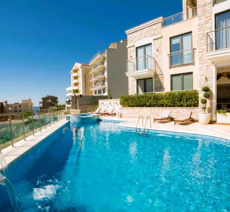 Exklusives Penthouse mit Panorama-Meerblick in Becici — Montenegro