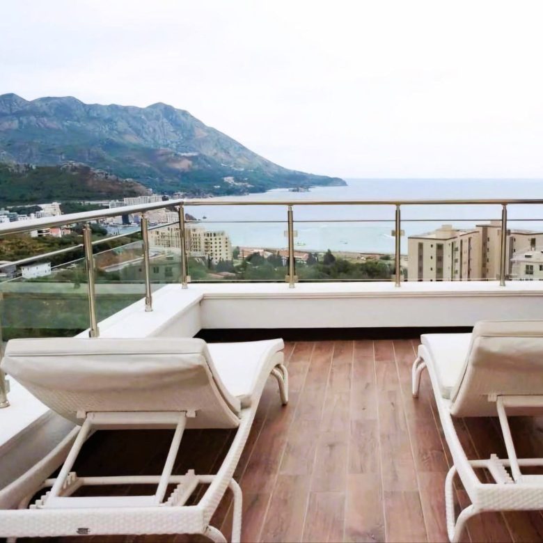 Exklusives Penthouse mit Panorama-Meerblick in Becici — Montenegro