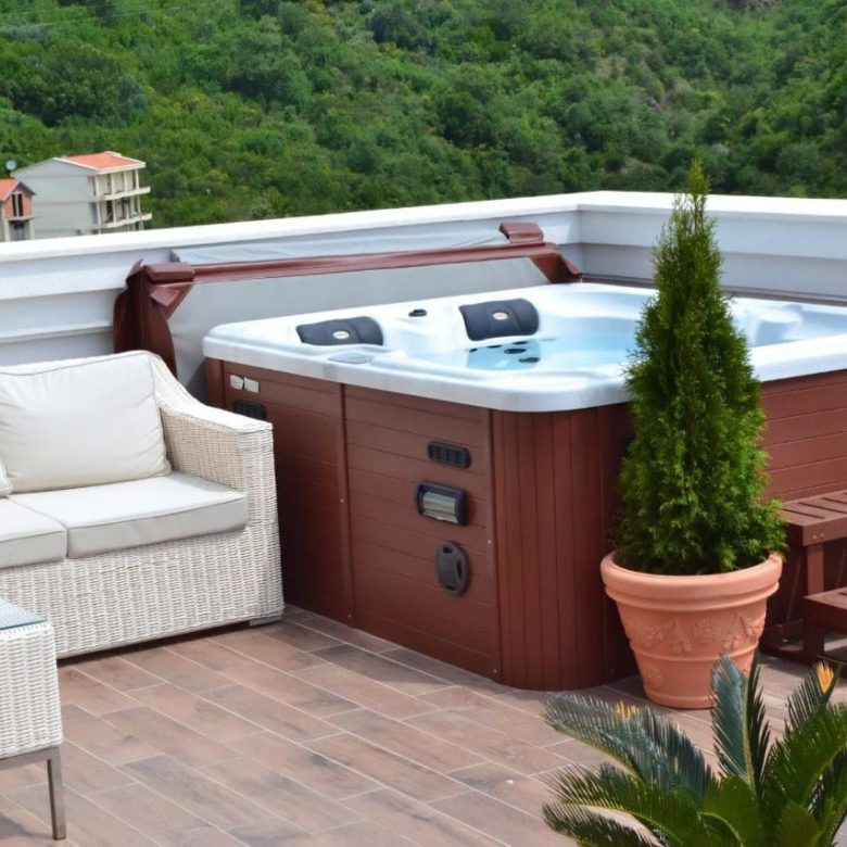 Exklusives Penthouse mit Panorama-Meerblick in Becici — Montenegro