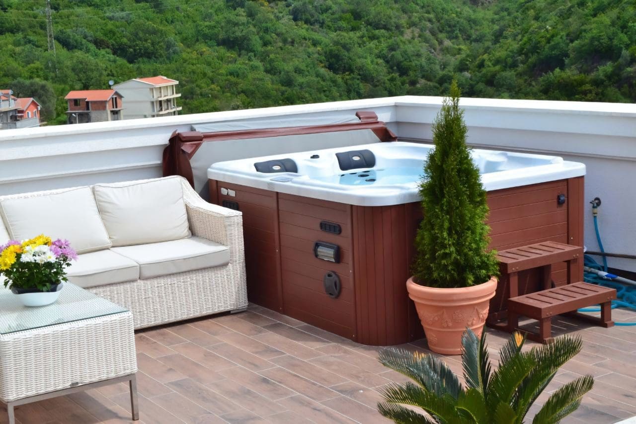 Exklusives Penthouse mit Panorama-Meerblick in Becici — Montenegro