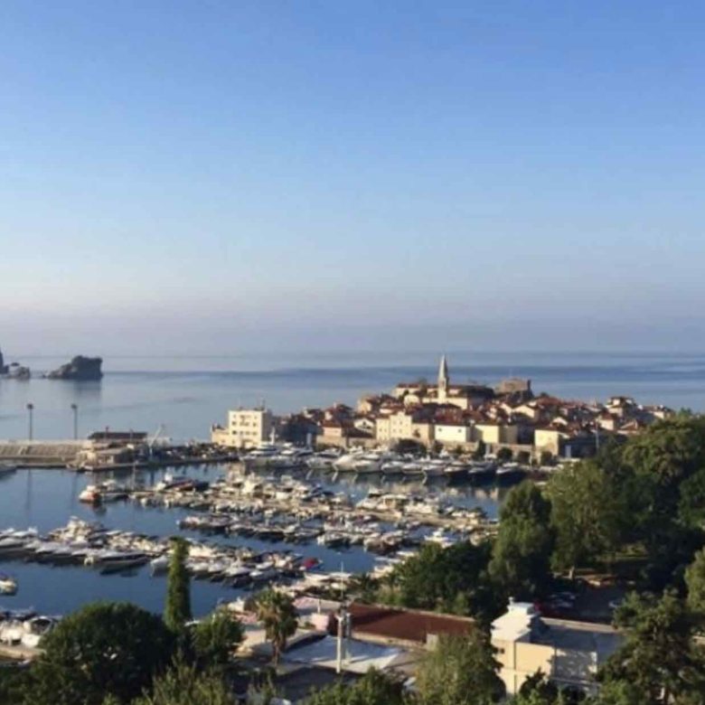 Luksuzne nekretnine na prodaju u Porto Budvi — Crna Gora