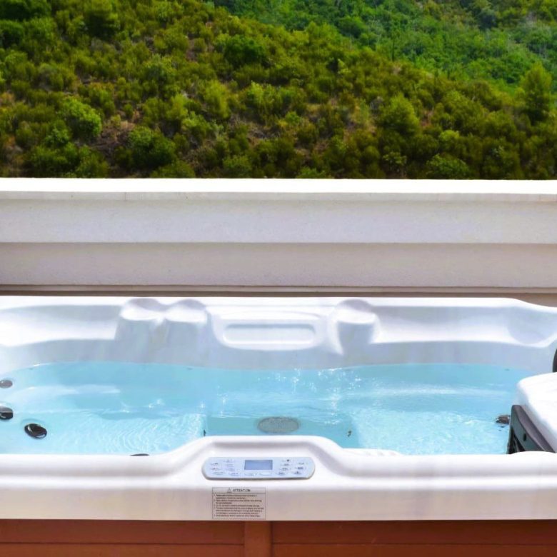 Exklusives Penthouse mit Panorama-Meerblick in Becici — Montenegro