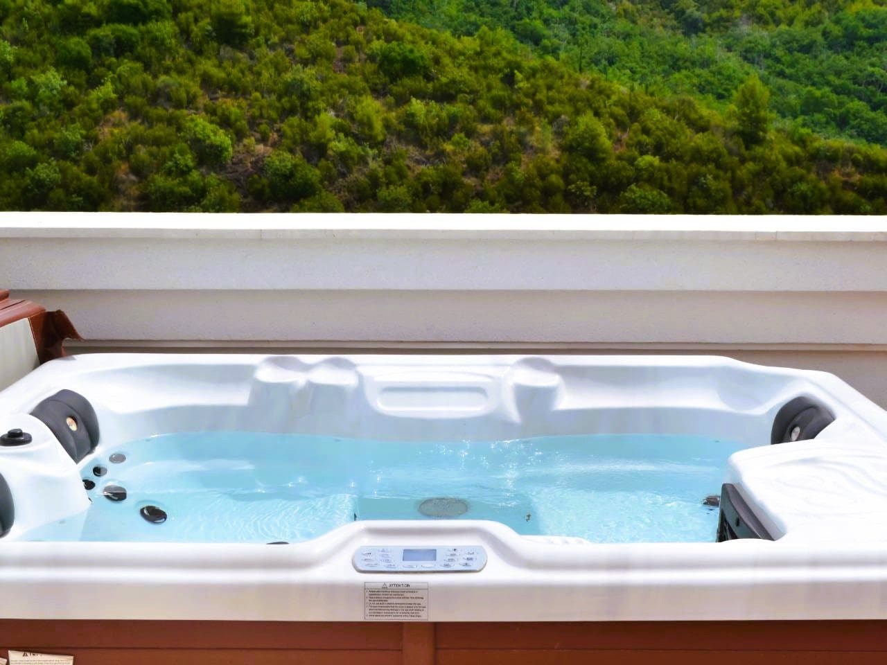 Exklusives Penthouse mit Panorama-Meerblick in Becici — Montenegro
