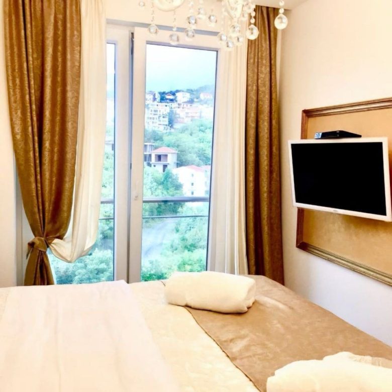 Exklusives Penthouse mit Panorama-Meerblick in Becici — Montenegro