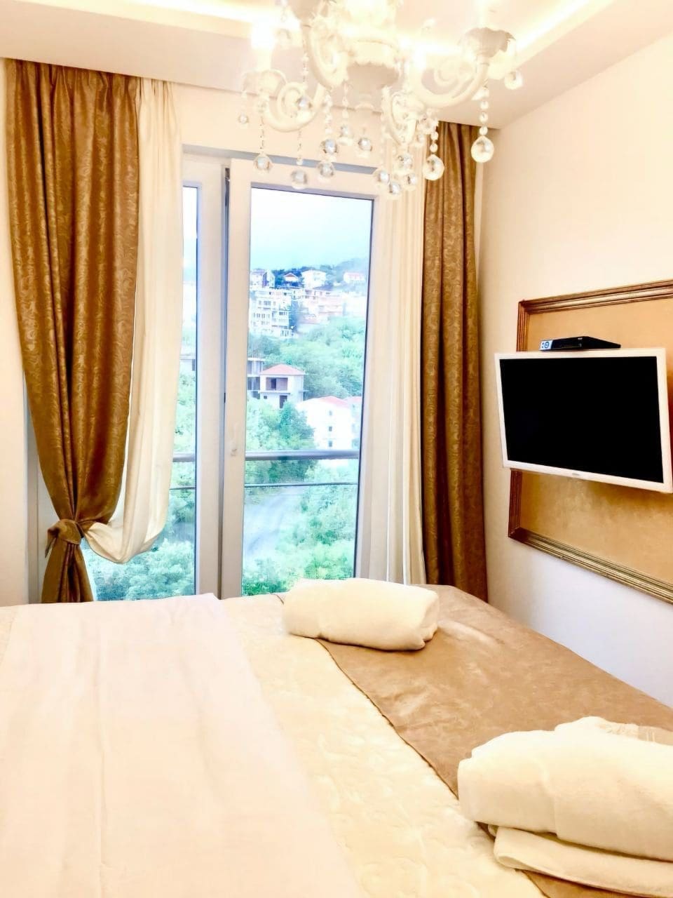 Exklusives Penthouse mit Panorama-Meerblick in Becici — Montenegro