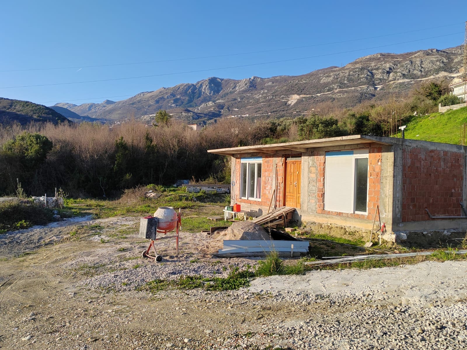Spacious Land with Renovation-Ready House for Sale in Becici — Becici