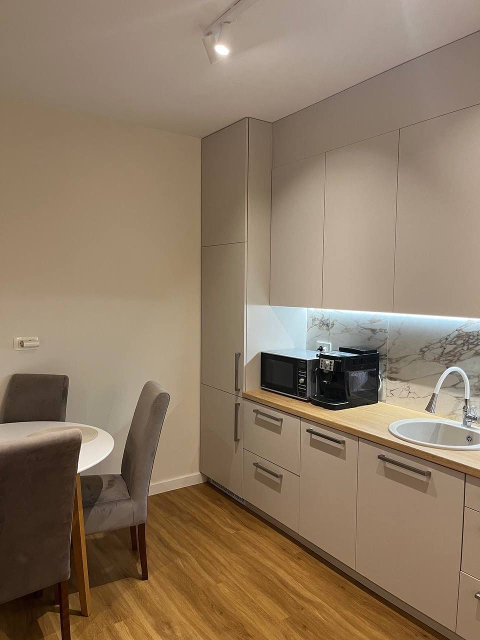 1-Zimmer-Wohnung in Bečići mit Meeres- und Bergblick, Montenegro