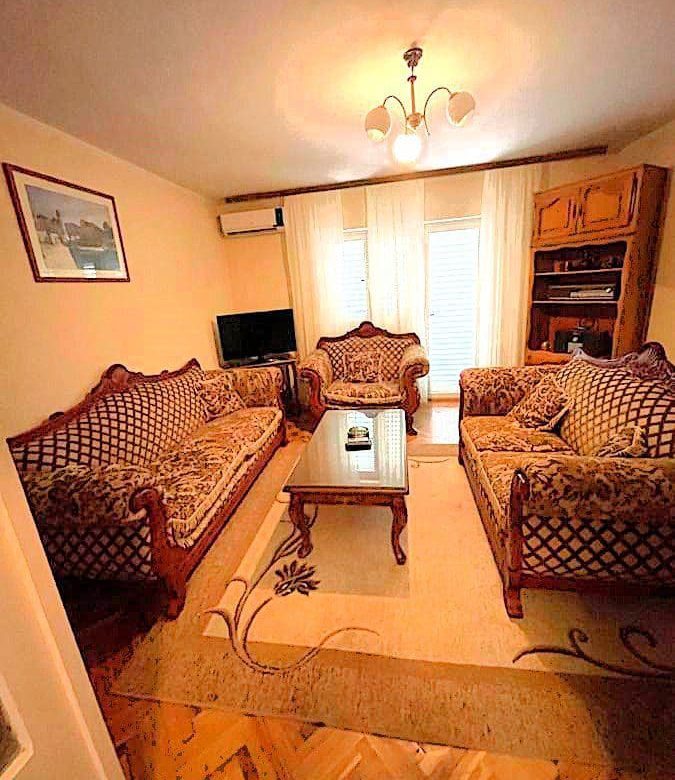 Spacious House with Sea View in Tivat