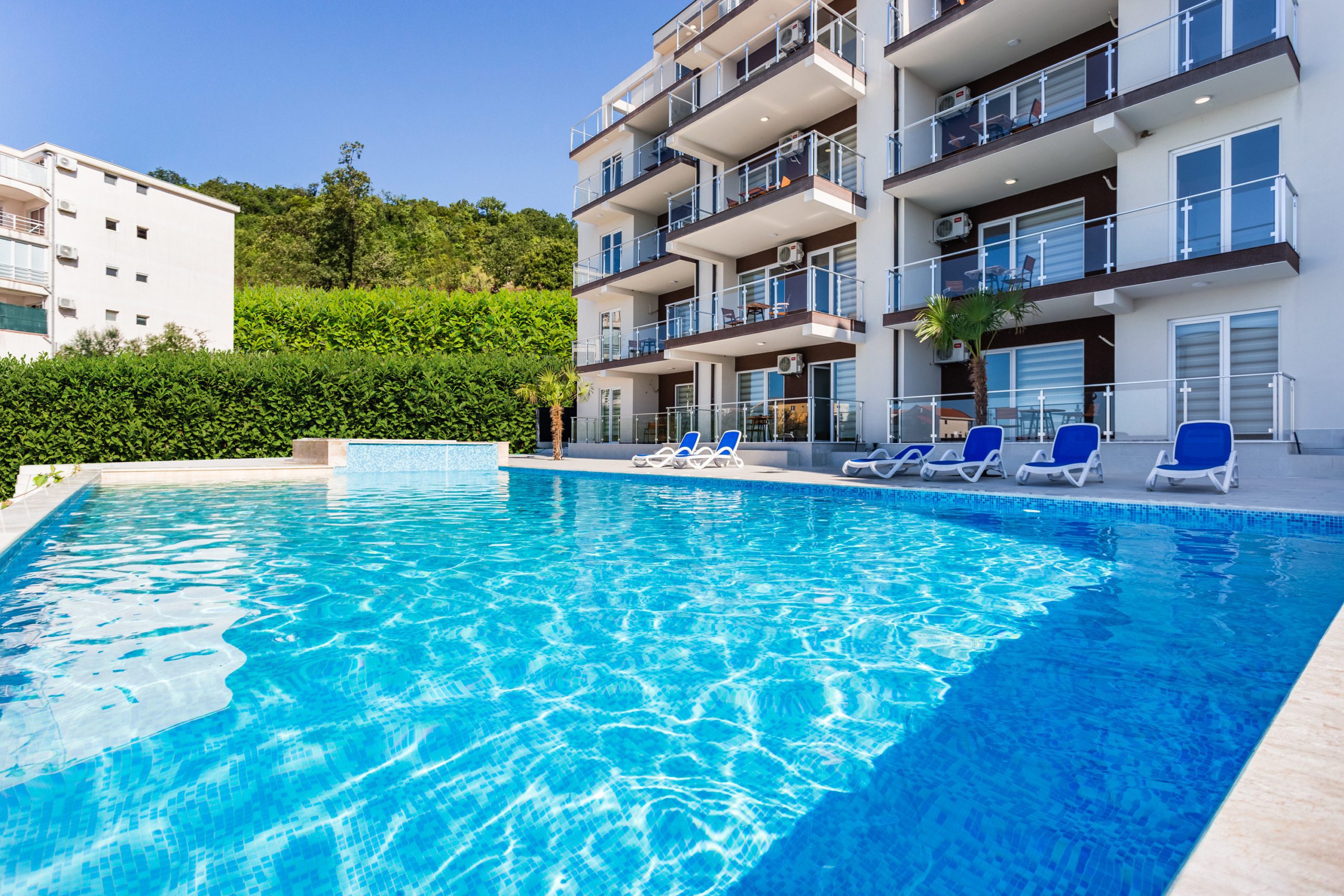 MREproperty (1) Spacious 2-Bedroom Apartment