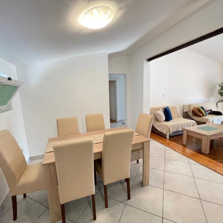 Spacious 122m² Apartment for Sale in Sutomore