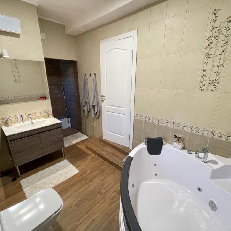 Spacious 108m² Apartment with Private Garden — Montenegro