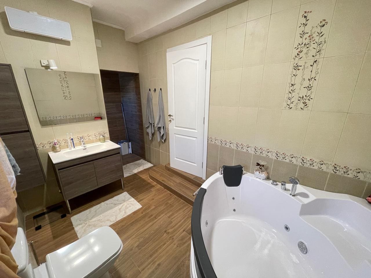 Spacious 108m² Apartment with Private Garden — Montenegro
