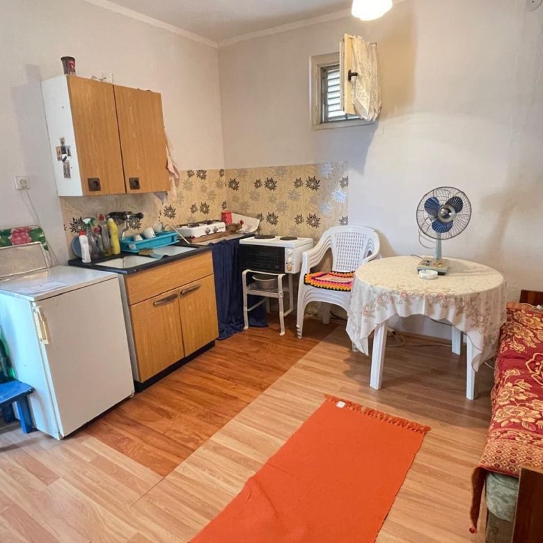 Cozy House with Sea View in Sutomore — Montenegro
