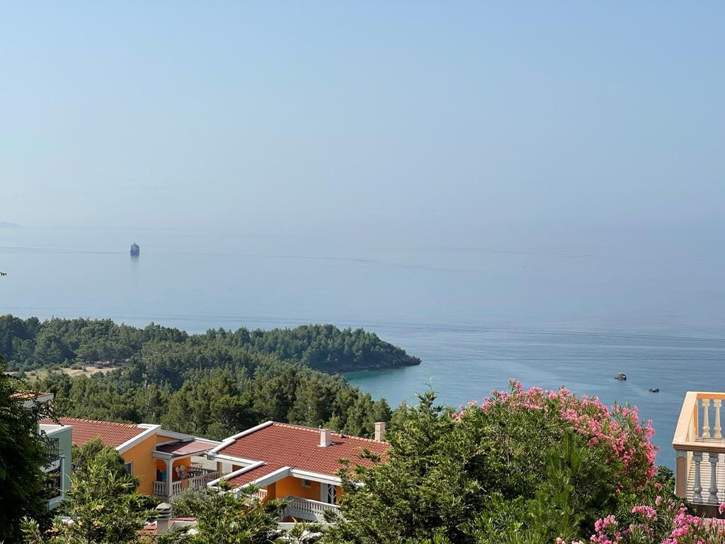 Spacious 7-Bedroom House for Sale in Sutomore — Montenegro