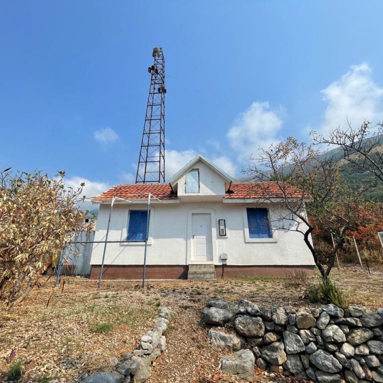 Cozy House with Sea View in Sutomore — Montenegro