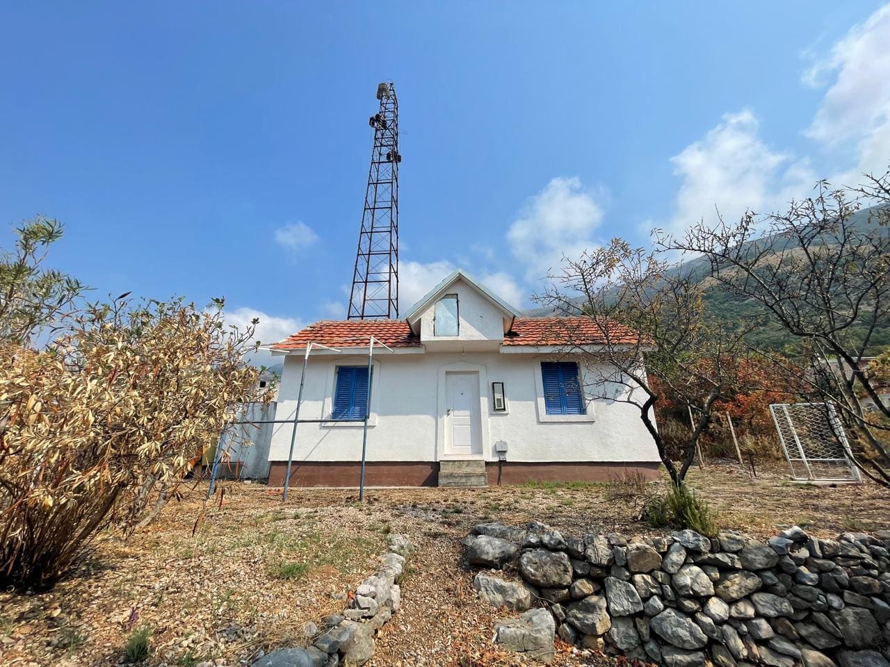 Cozy House with Sea View in Sutomore — Montenegro
