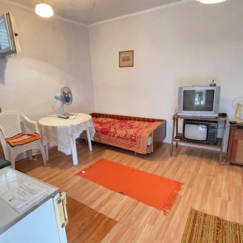 Cozy House with Sea View in Sutomore — Montenegro