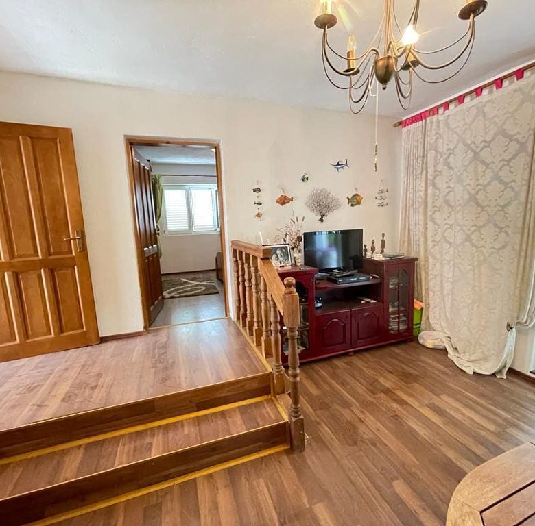 Spacious 7-Bedroom House for Sale in Sutomore — Montenegro