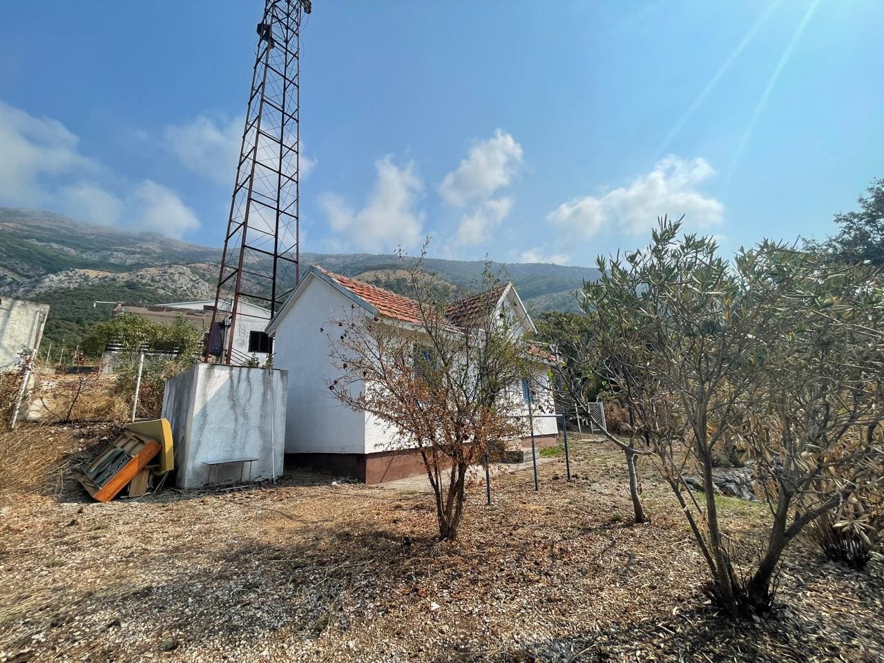 Cozy House with Sea View in Sutomore — Montenegro