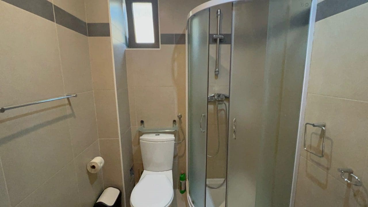 Ein-Zimmer-Wohnung mit Meerblick in Przno — Montenegro