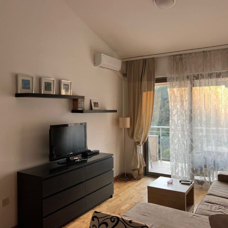 Ein-Zimmer-Wohnung mit Meerblick in Przno — Montenegro