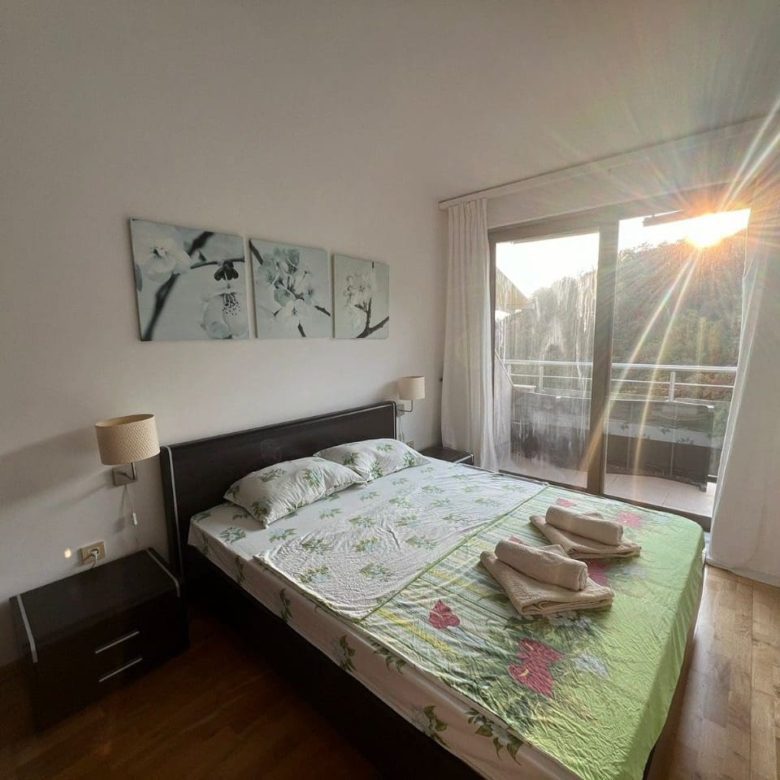 Ein-Zimmer-Wohnung mit Meerblick in Przno — Montenegro