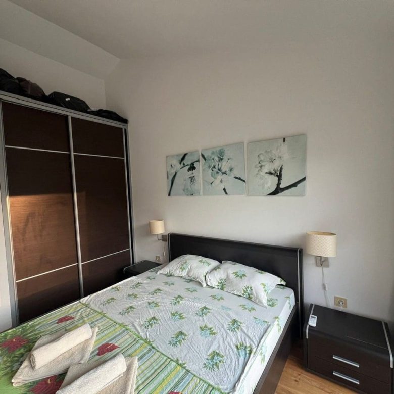 Ein-Zimmer-Wohnung mit Meerblick in Przno — Montenegro