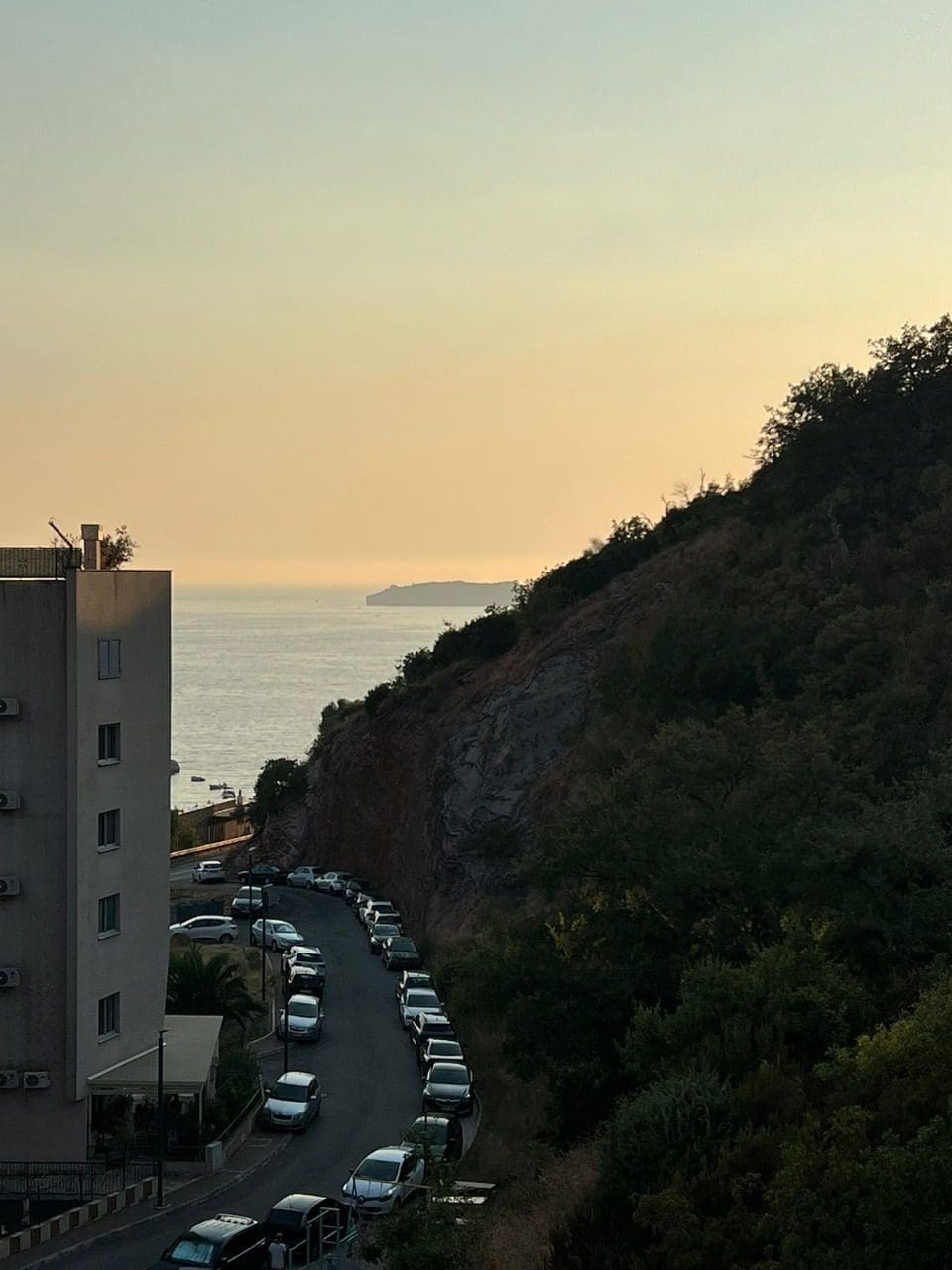Ein-Zimmer-Wohnung mit Meerblick in Przno — Montenegro