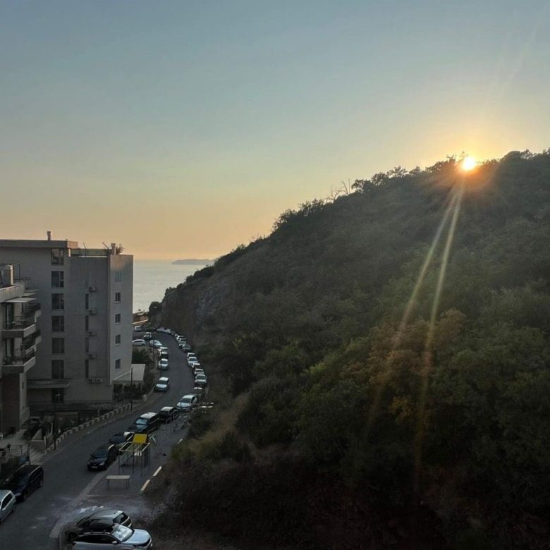 Ein-Zimmer-Wohnung mit Meerblick in Przno — Montenegro