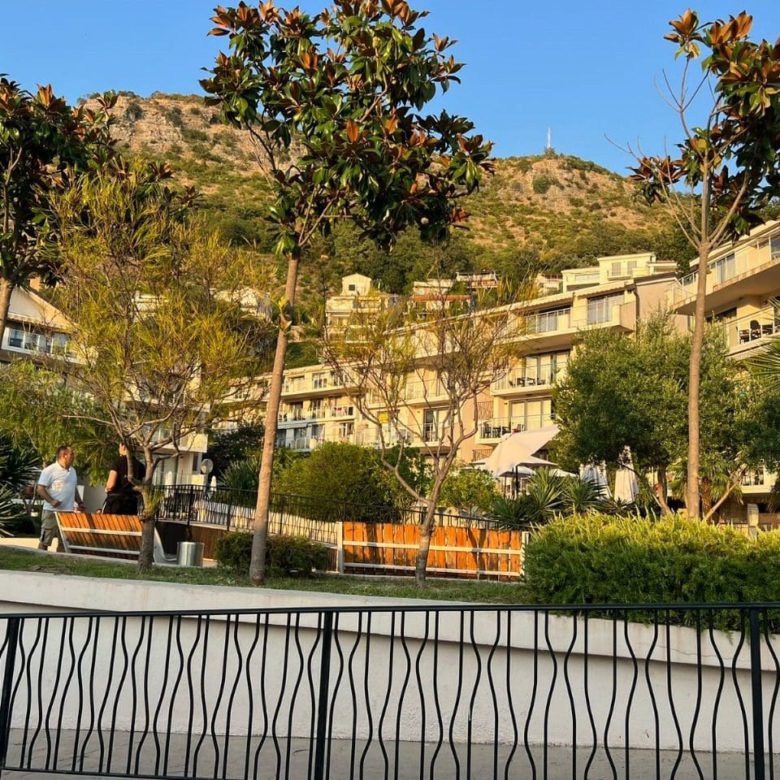 Ein-Zimmer-Wohnung mit Meerblick in Przno — Montenegro