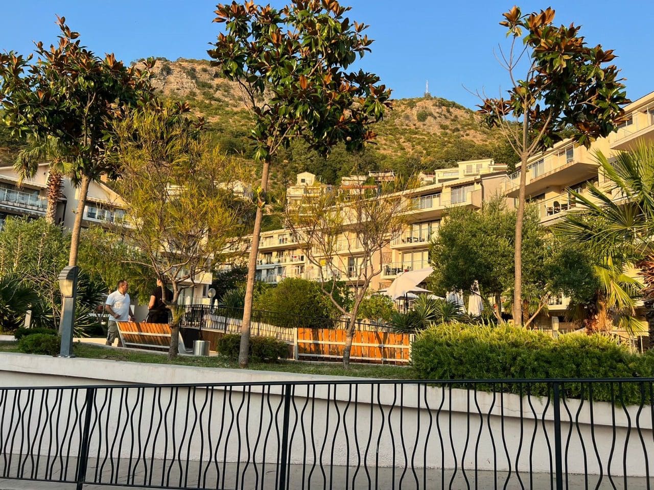 Ein-Zimmer-Wohnung mit Meerblick in Przno — Montenegro