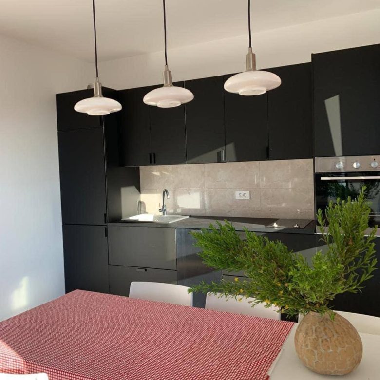 Modern 1-Bedroom Apartment for Sale in Topolica