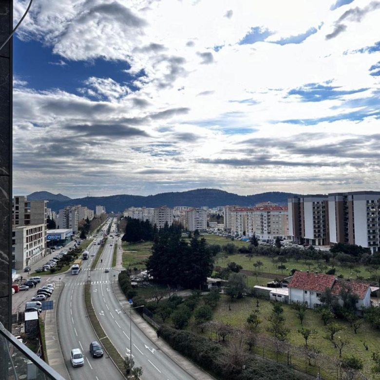 Spacious 2-Bedroom Apartment with Sea Views — Montenegro