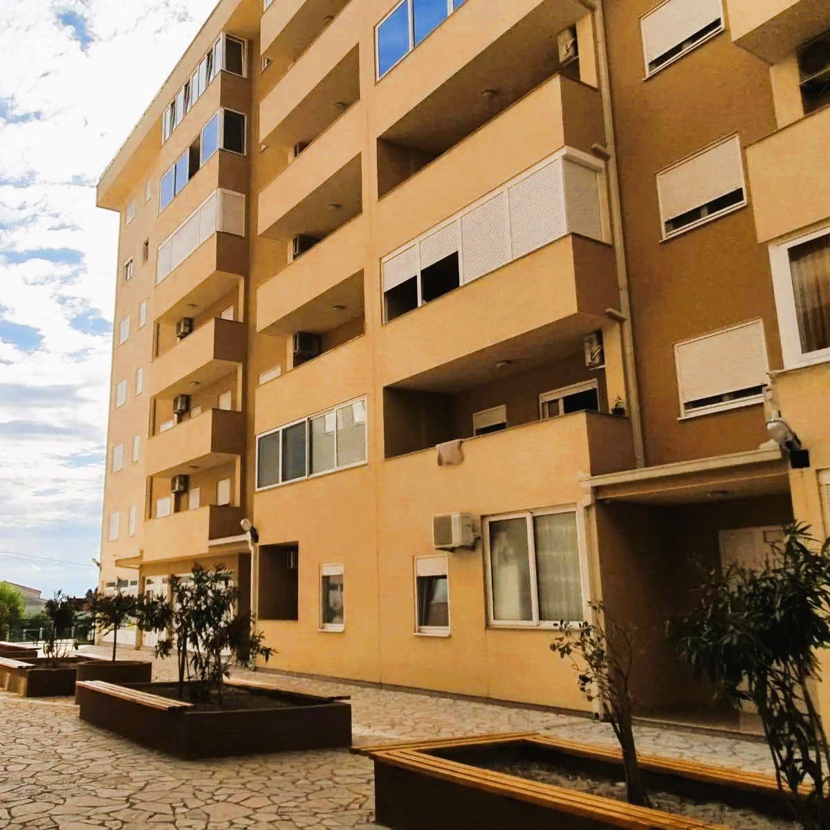 Satılık Rahat 1 Yatak Odalı Daire — Karadağ