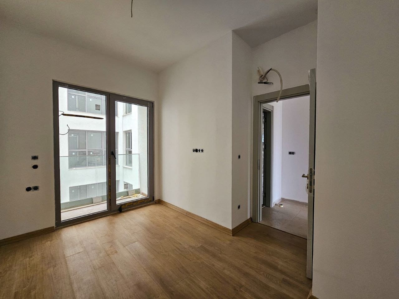 Spacious 2-Bedroom Apartment with Sea Views — Montenegro