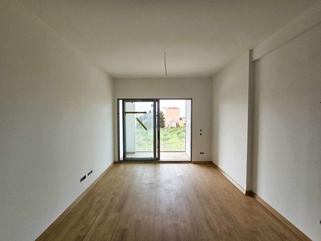 Spacious 2-Bedroom Apartment with Sea Views — Montenegro