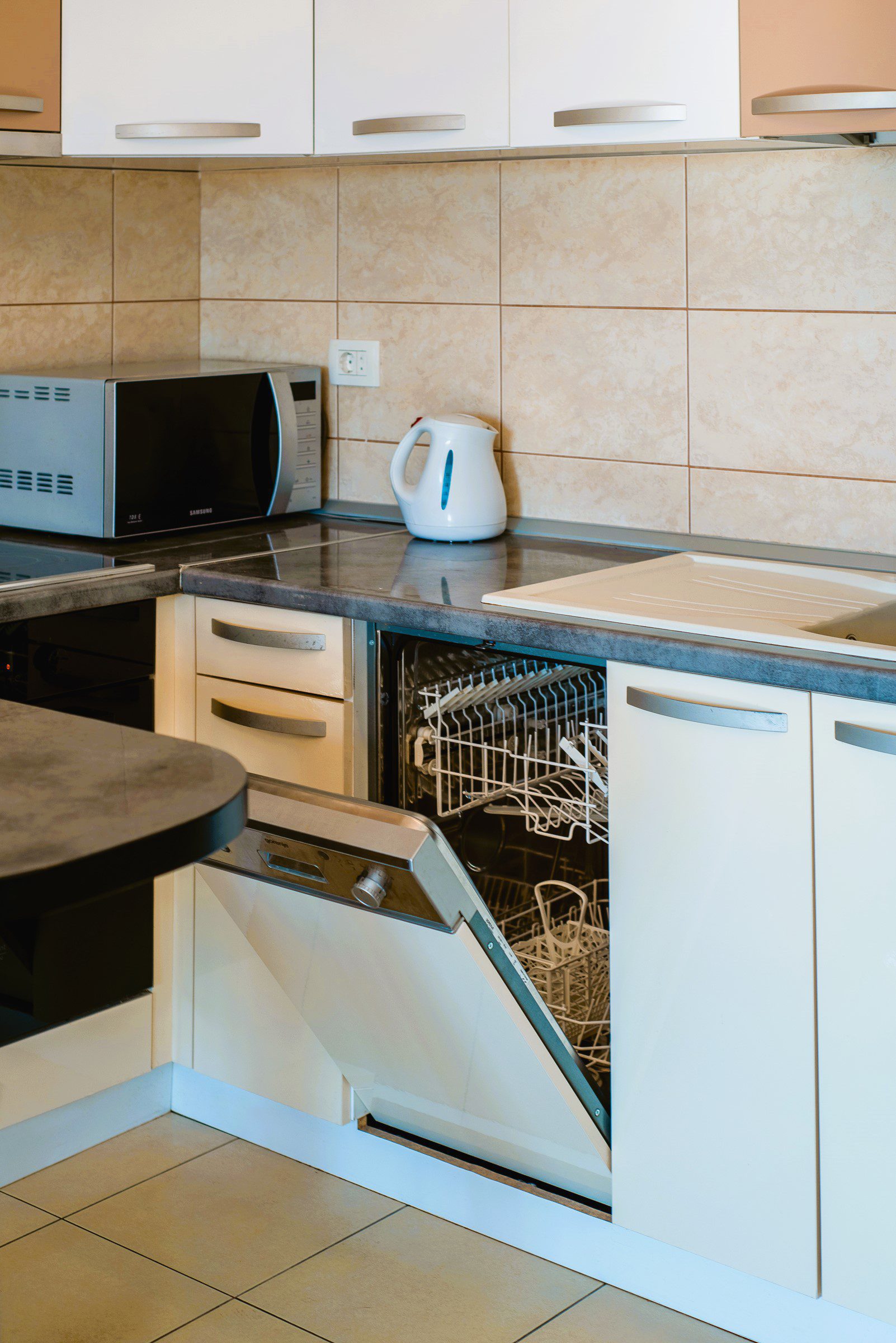 Modern 2-Bedroom Apartment in City 2 Apartments — Montenegro
