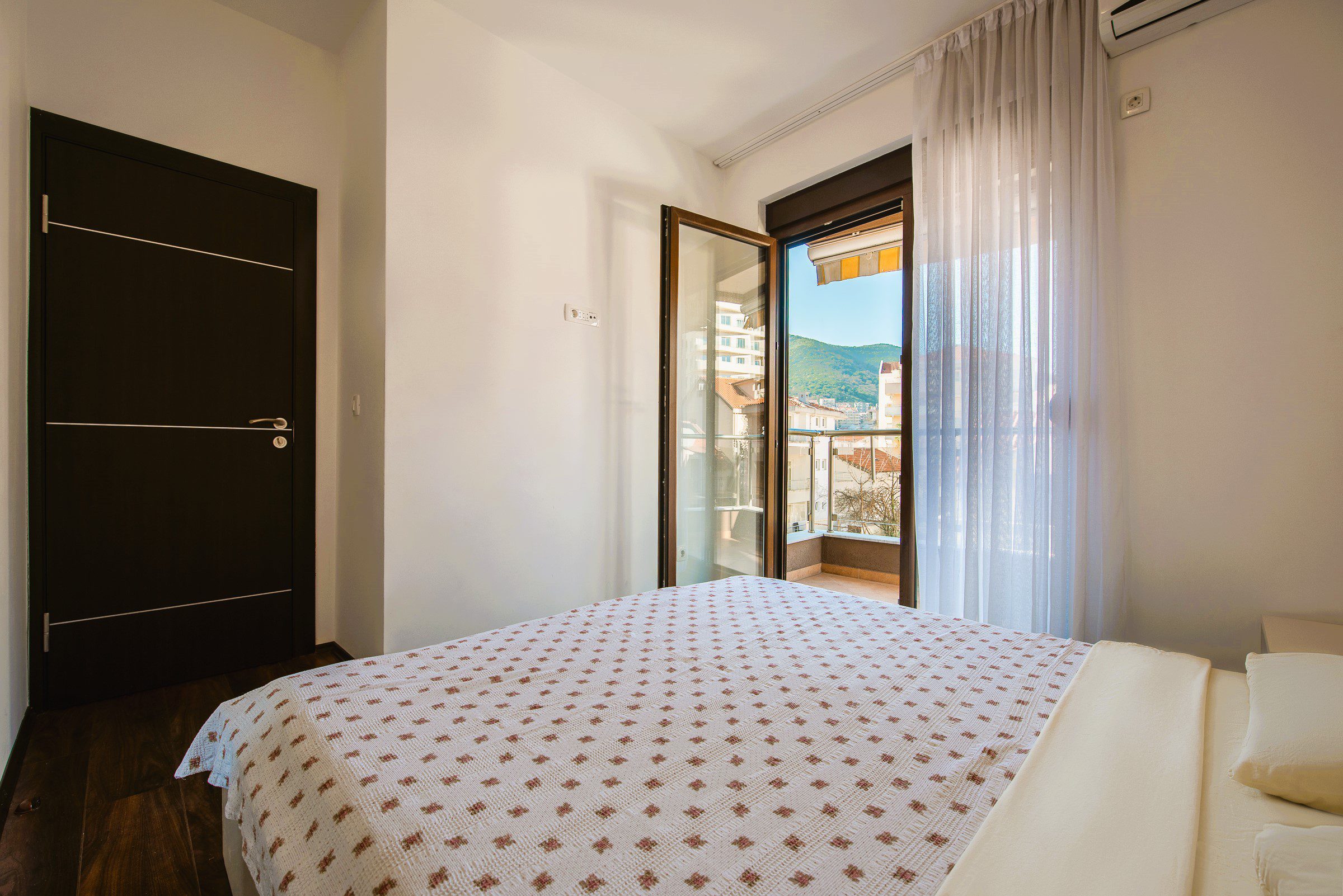 Modern 2-Bedroom Apartment in City 2 Apartments — Montenegro
