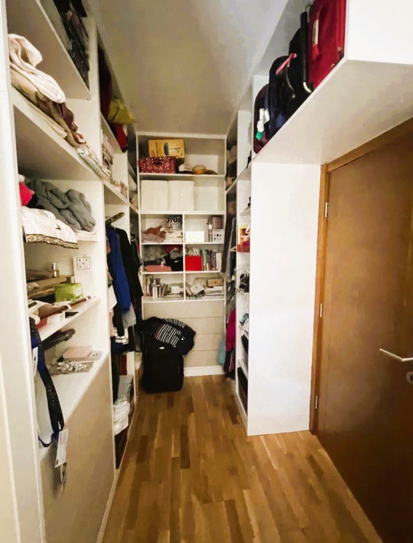 Stan sa pogledom na planine u Podgorici — Crna Gora