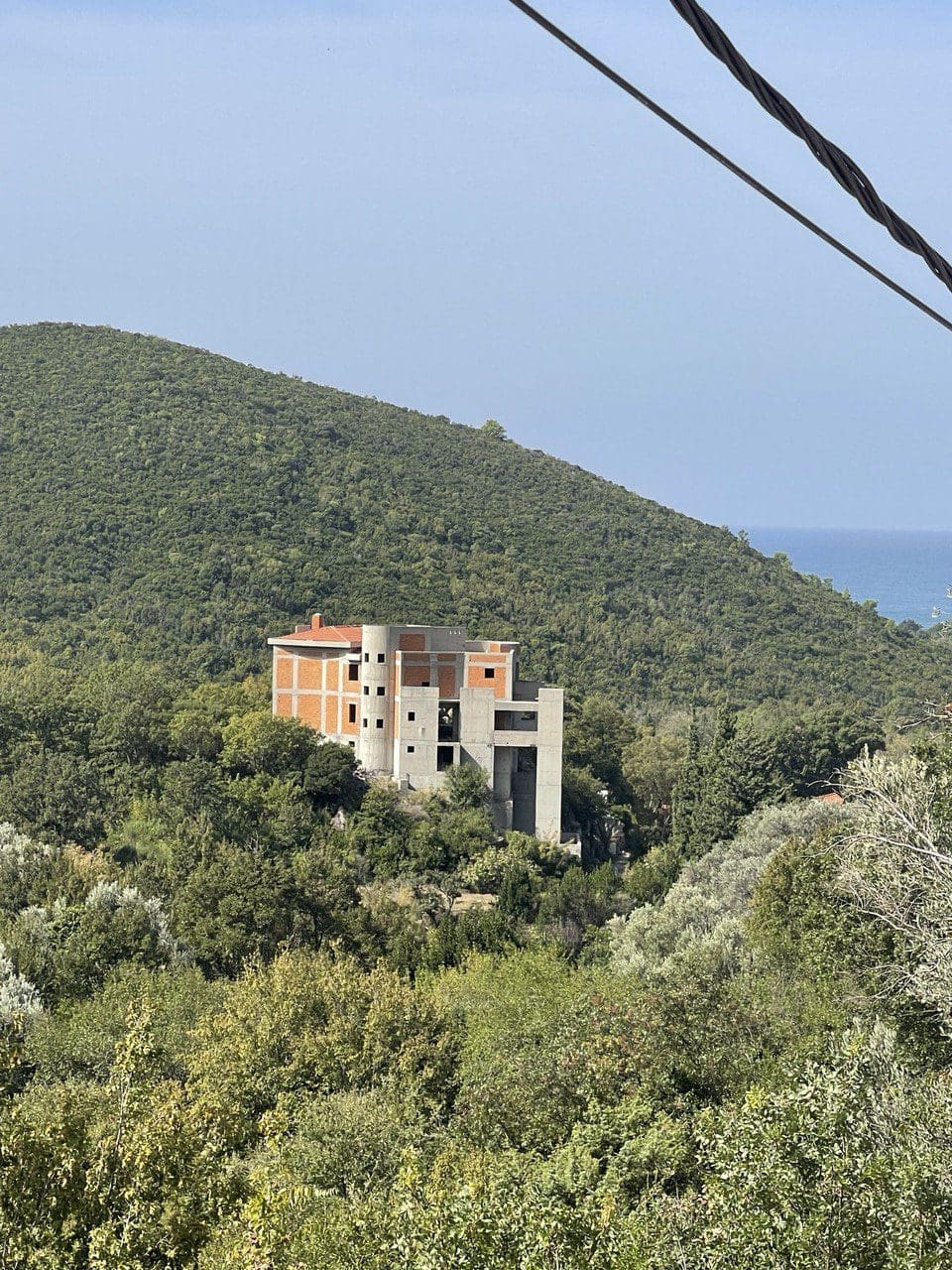 Luxurious 5-Bedroom Villa on the Cliff in Budva