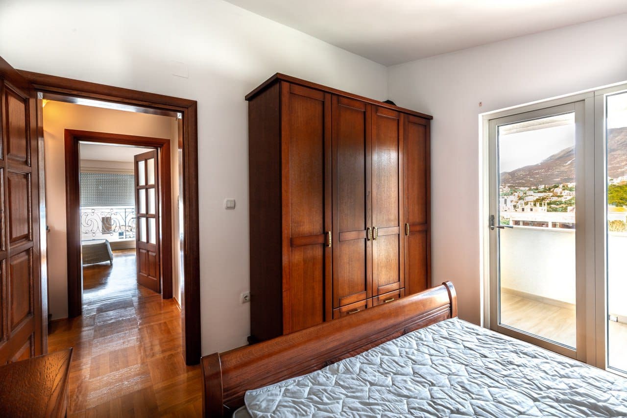 Spacious 2-Bedroom Apartment with Sea View — Montenegro