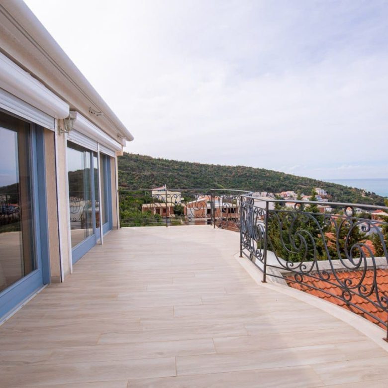 Spacious 2-Bedroom Apartment with Sea View — Montenegro
