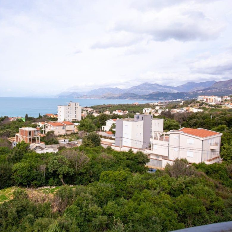 Spacious 2-Bedroom Apartment with Sea View — Montenegro