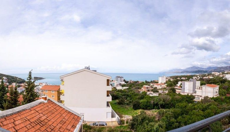 Spacious 2-Bedroom Apartment with Sea View — Montenegro